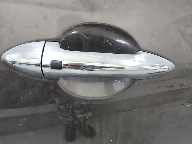 bontott KIA VENGA Jobb első Külső Kilincs