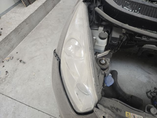 bontott KIA VENGA Jobb Fényszóró