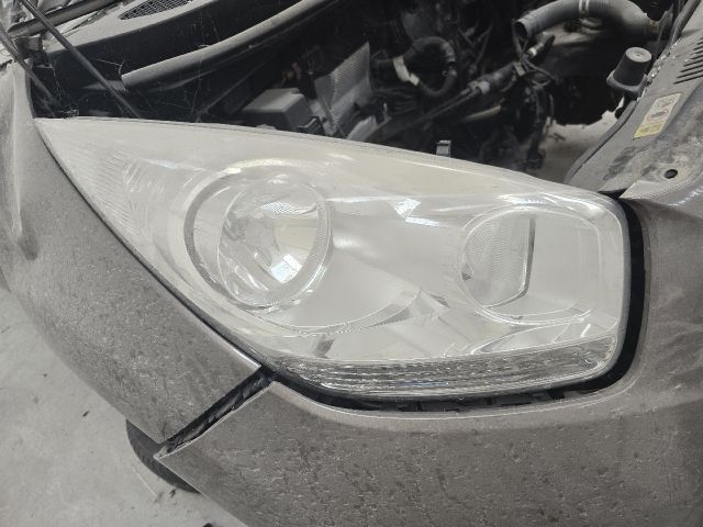 bontott KIA VENGA Jobb Fényszóró