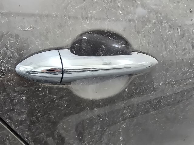 bontott KIA VENGA Jobb hátsó Külső Kilincs