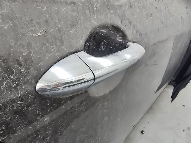 bontott KIA VENGA Jobb hátsó Külső Kilincs