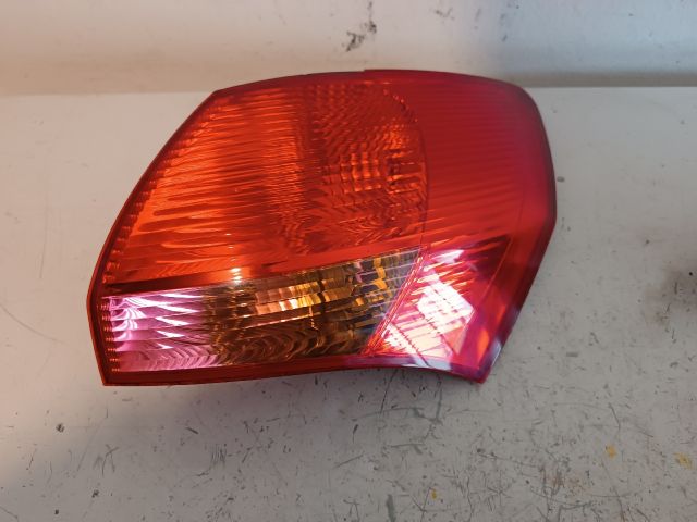 bontott KIA VENGA Jobb Hátsó Lámpa