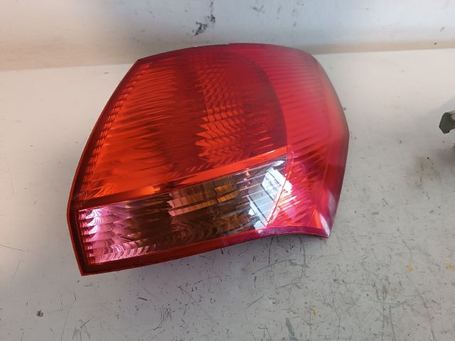 bontott KIA VENGA Jobb Hátsó Lámpa