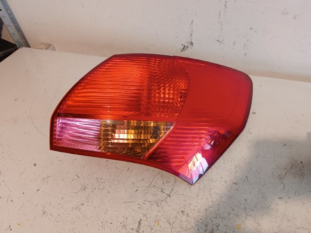 bontott KIA VENGA Jobb Hátsó Lámpa