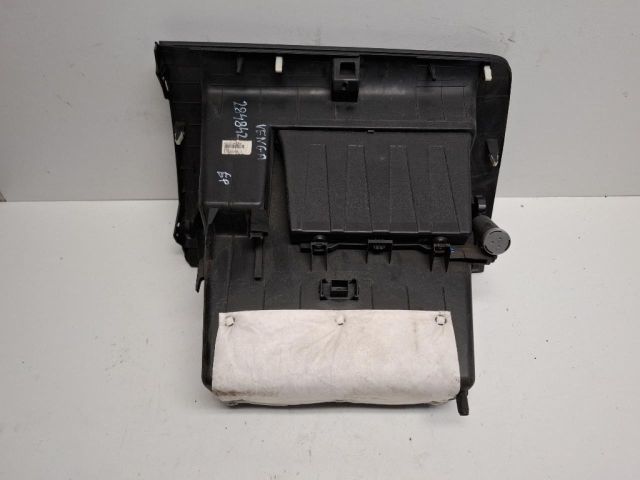 bontott KIA VENGA Kesztyűtartó