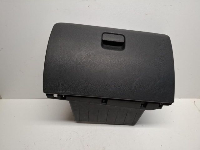 bontott KIA VENGA Kesztyűtartó