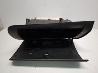 bontott KIA VENGA Kesztyűtartó