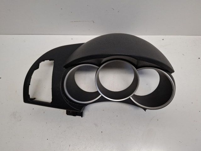 bontott KIA VENGA Kilométeróra Keret