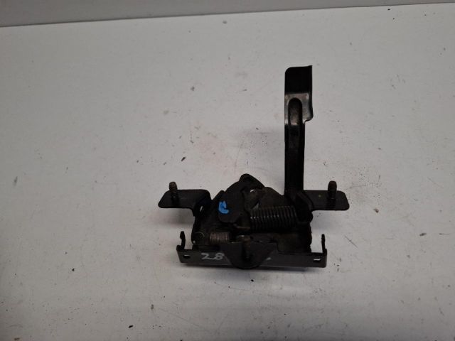 bontott KIA VENGA Motorháztető Zárszerkezet