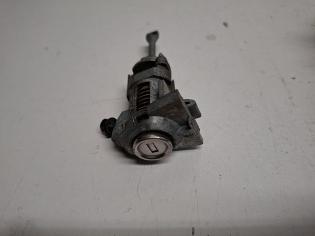 bontott KIA VENGA Zárbetét Szett