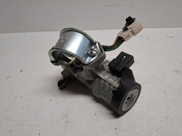 bontott KIA VENGA Zárbetét Szett