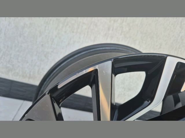 bontott KIA XCEED Alufelni (1 db)