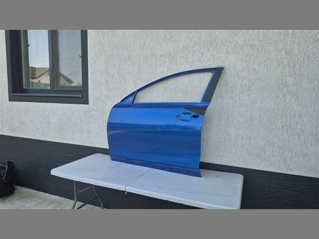 bontott KIA XCEED Bal első Ajtó (Üres lemez)