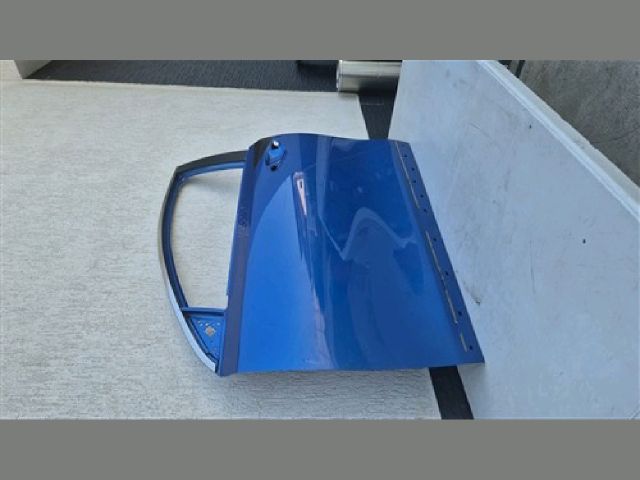 bontott KIA XCEED Bal első Ajtó (Üres lemez)