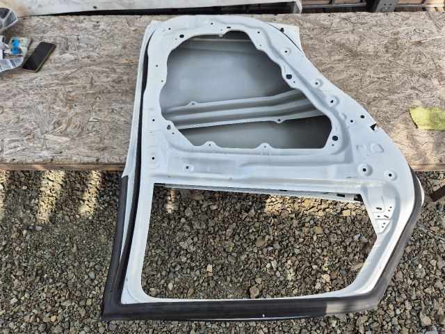 bontott KIA XCEED Bal hátsó Ajtó (Üres lemez)