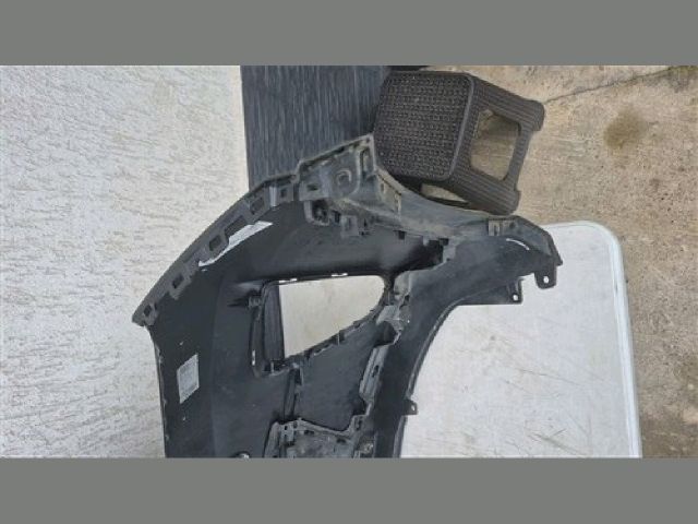 bontott KIA XCEED Első Lökhárító (Részeivel)