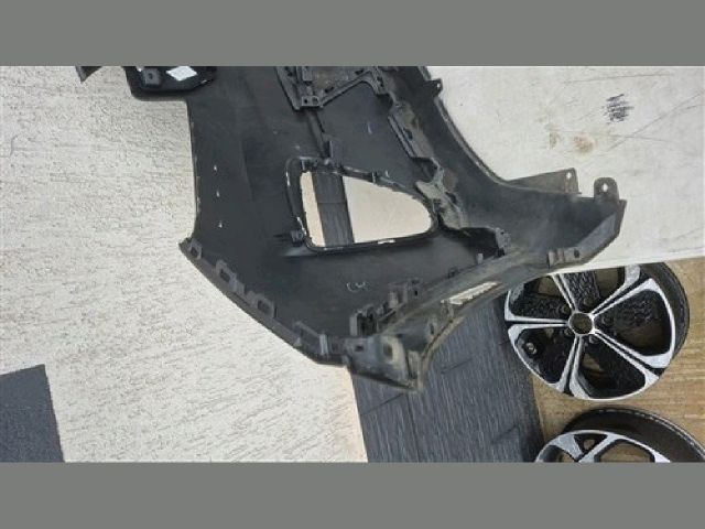 bontott KIA XCEED Első Lökhárító (Részeivel)