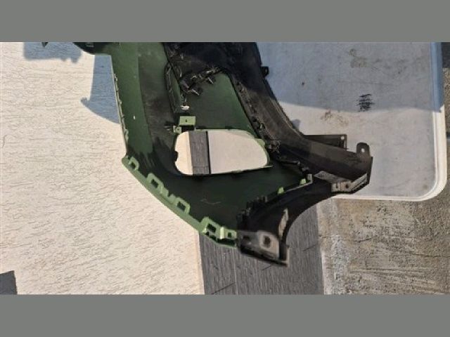 bontott KIA XCEED Első Lökhárító (Részeivel)