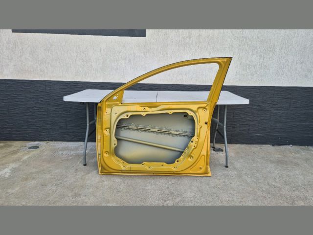 bontott KIA XCEED Jobb első Ajtó (Üres lemez)