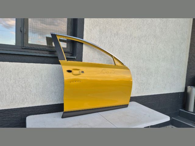 bontott KIA XCEED Jobb első Ajtó (Üres lemez)
