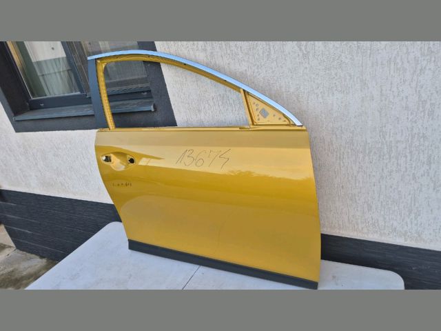 bontott KIA XCEED Jobb első Ajtó (Üres lemez)
