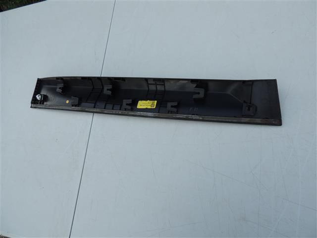 bontott KIA XCEED Jobb hátsó Ajtó Díszléc