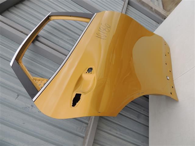 bontott KIA XCEED Jobb hátsó Ajtó (Üres lemez)