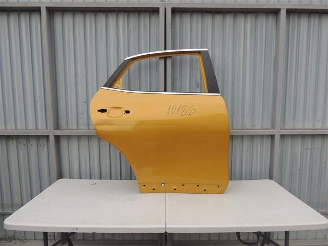 bontott KIA XCEED Jobb hátsó Ajtó (Üres lemez)