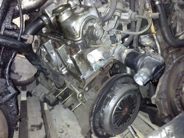 bontott LADA 110 Motor (Fűzött blokk hengerfejjel)