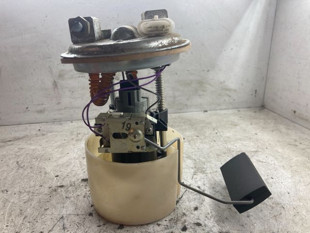 bontott LADA 111 Üzemanyag Szivattyú