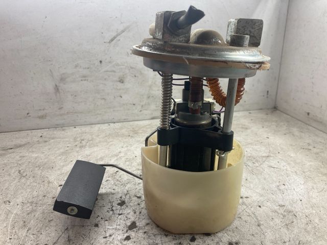 bontott LADA 111 Üzemanyag Szivattyú