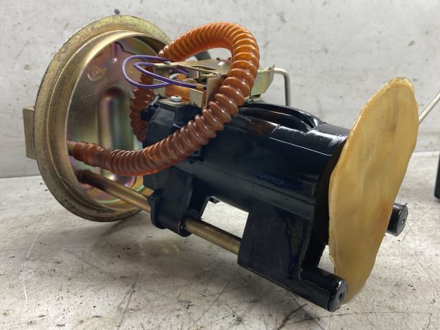 bontott LADA 112 Üzemanyag Szivattyú