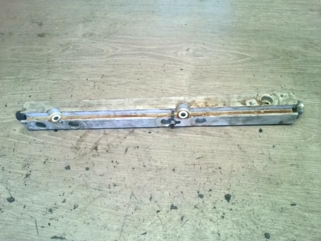 bontott LADA 112 Porlasztó Sor / Híd