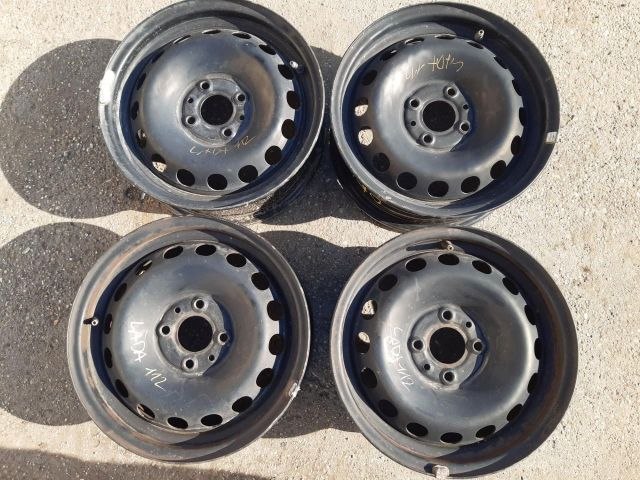 bontott LADA 112 Acélfelni Szett Gumival