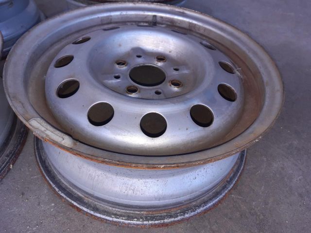 bontott LADA 112 Acélfelni Szett Gumival