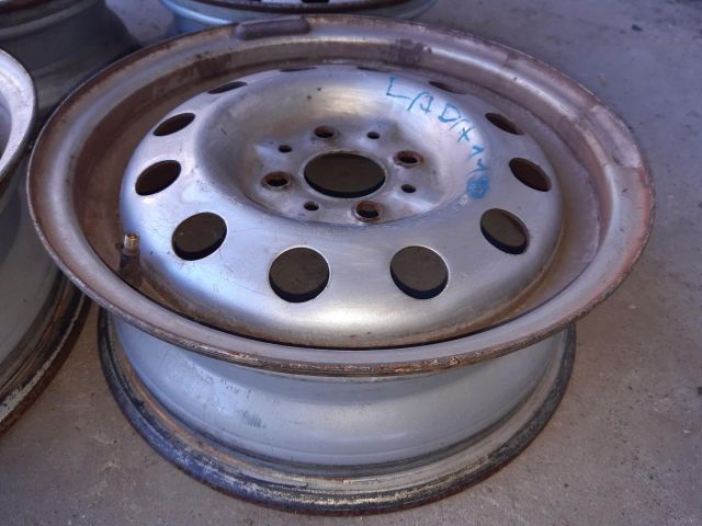 bontott LADA 112 Acélfelni Szett Gumival