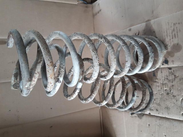 bontott LADA 1200-1600 Hátsó Rugó Pár