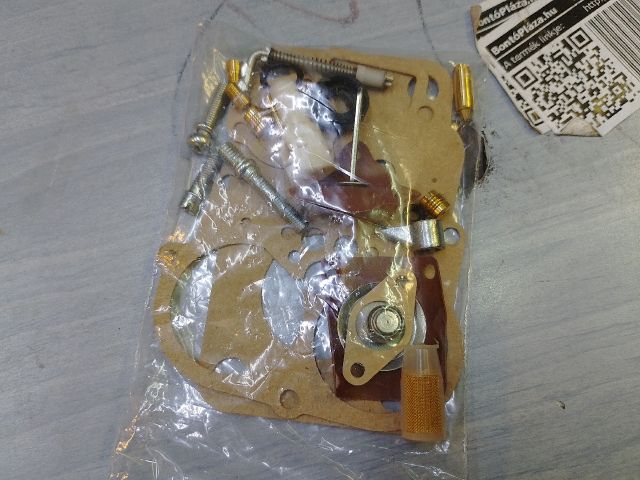 bontott LADA 1200-1600 Központi Injektor