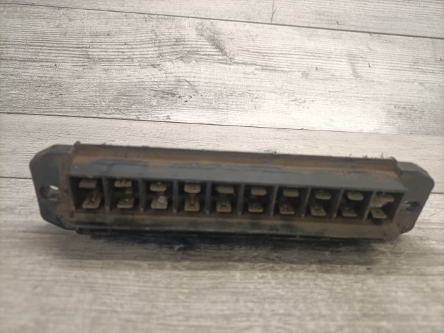 bontott LADA 1200-1600 Biztosítéktábla Utastér