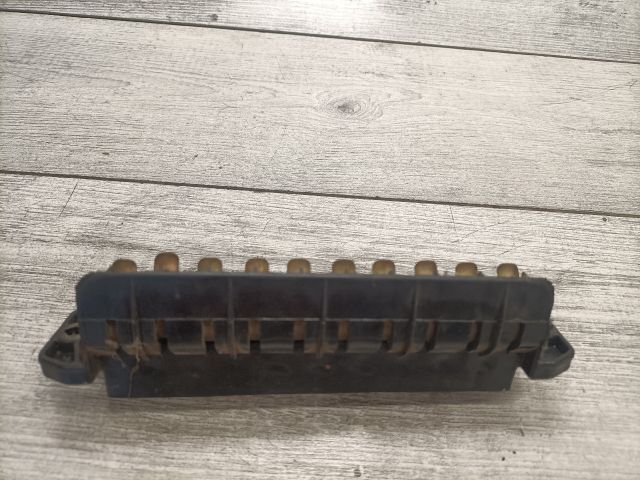 bontott LADA 1200-1600 Biztosítéktábla Utastér