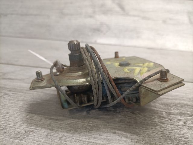 bontott LADA 1200-1600 Jobb első Ablakemelő Szerkezet (Mechanikus)