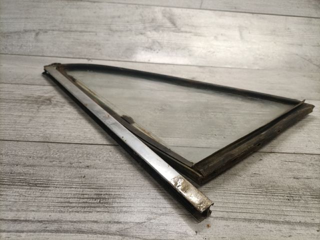 bontott LADA 1200-1600 Jobb hátsó Fixüveg (Ajtóban)