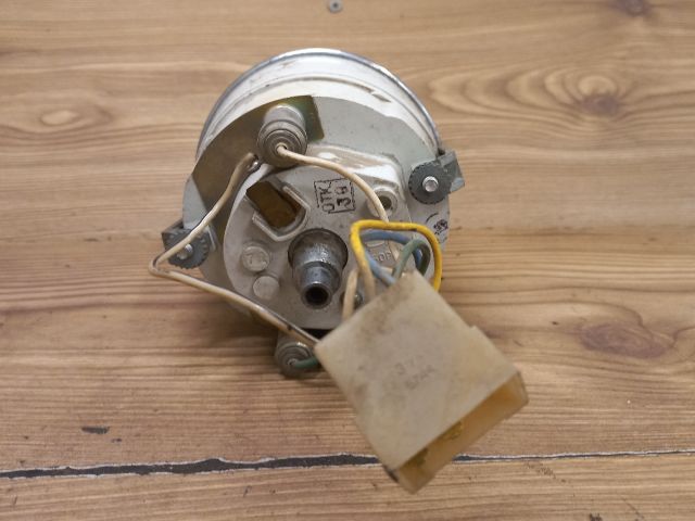 bontott LADA 2104 Kilométeróra