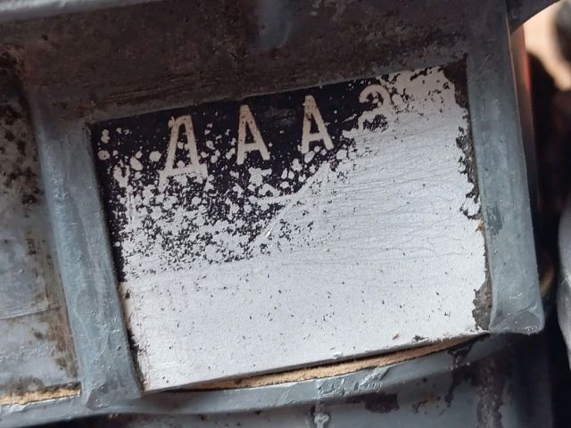 bontott LADA 2105 Központi Injektor