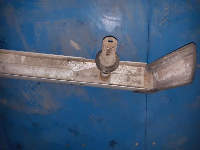 bontott LADA 2105 Hátsó Lökhárító (Üresen)