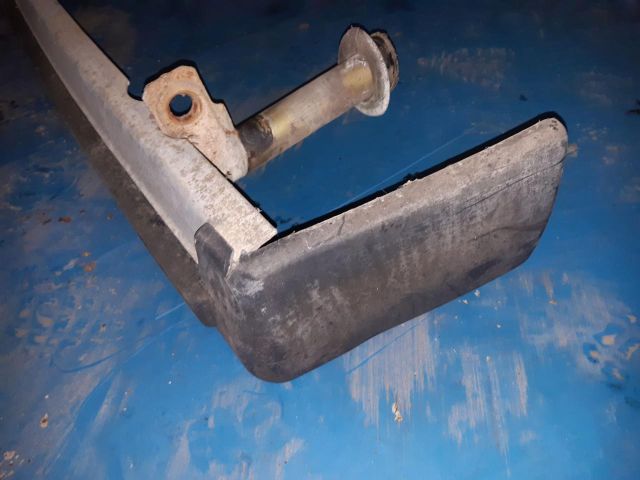 bontott LADA 2105 Hátsó Lökhárító (Üresen)