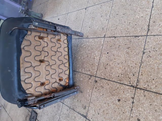 bontott LADA 2105 Jobb első Ülés