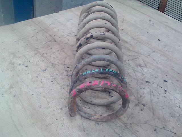 bontott LADA 2107 Első Rugó