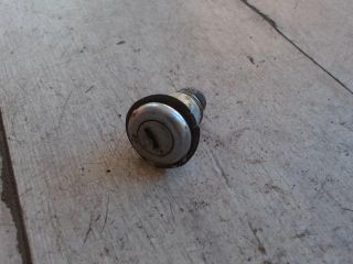 bontott LADA 2107 Bal első Zárbetét