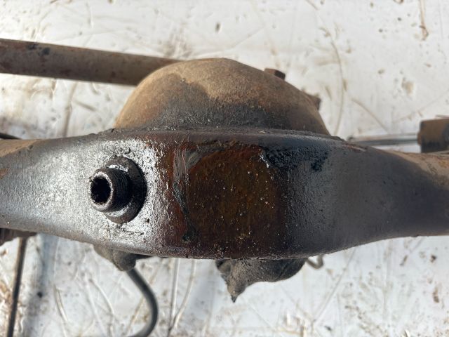 bontott LADA NIVA Hátsó Híd (Dobfékes)